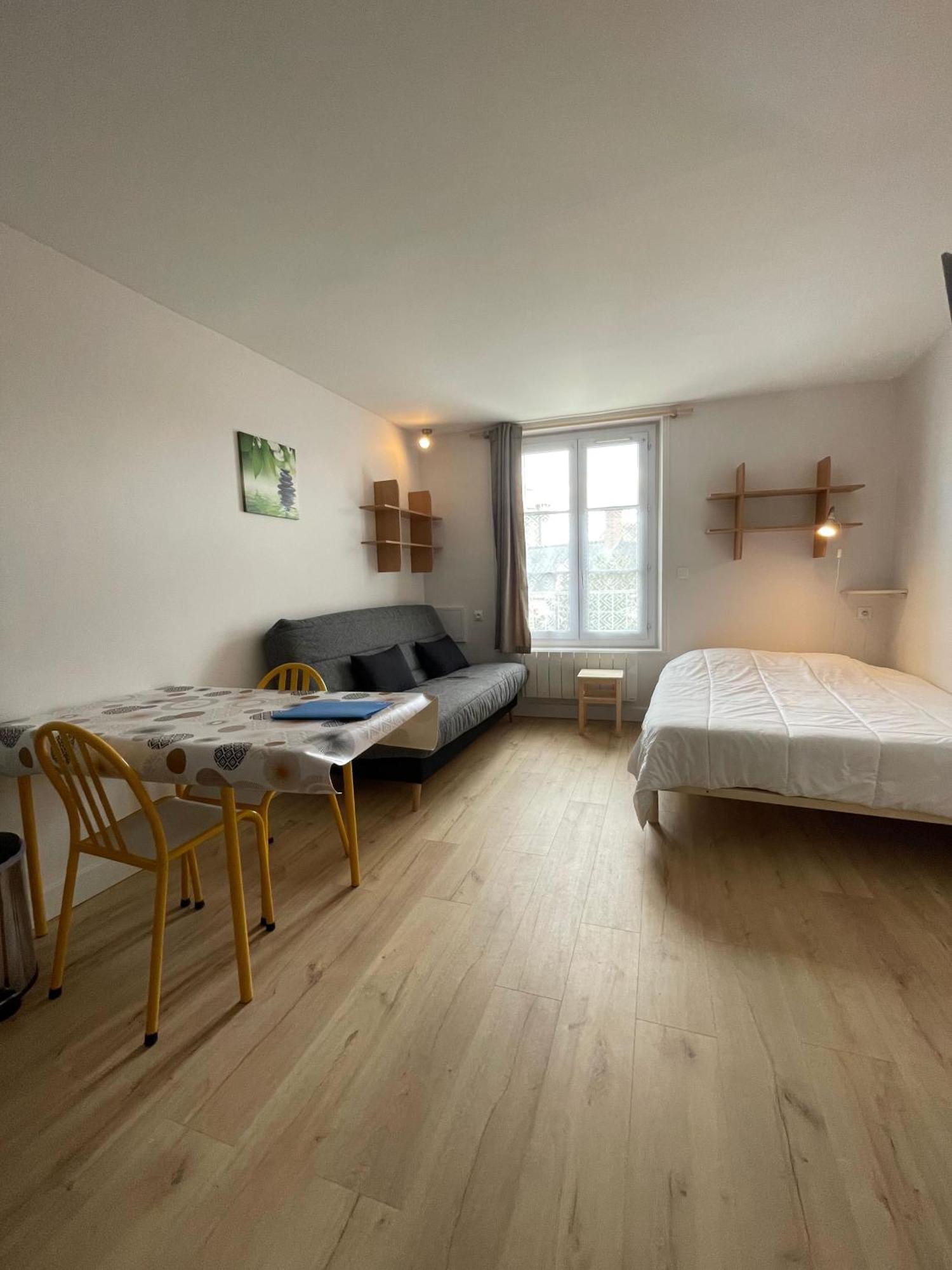 Meuble De Tourisme Dans Parc Arbore 1000M2 - Sejour-La-Roche Eperon La Roche-Posay Habitación foto